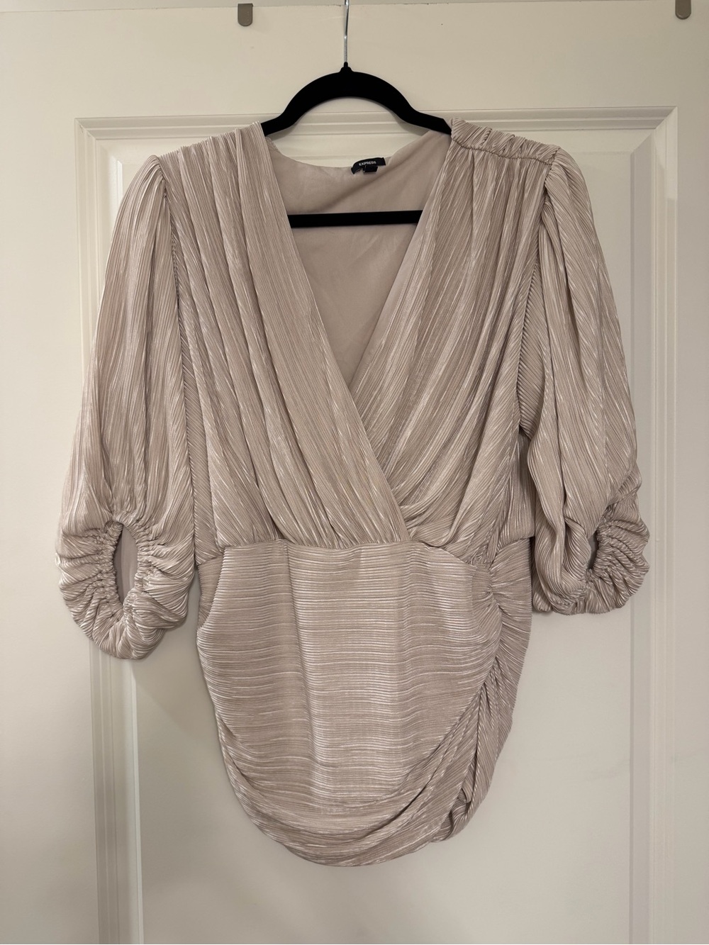Express Pleated V-Neck Puff Sleeve Blouse - Light Beige